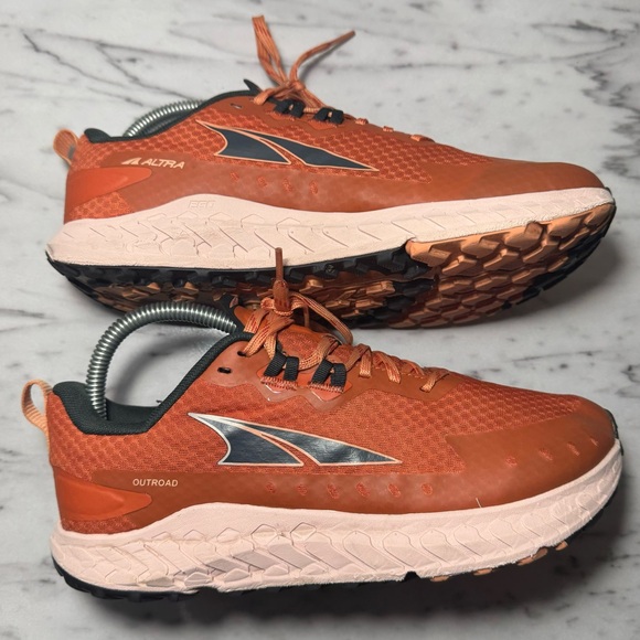 Women’s size 8 Altra Outroad Orange Athletic Running Shoes - Picture 4 of 10